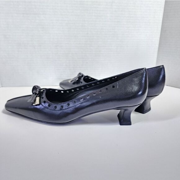 Stuart Weitzman  - Picture 9 of 13